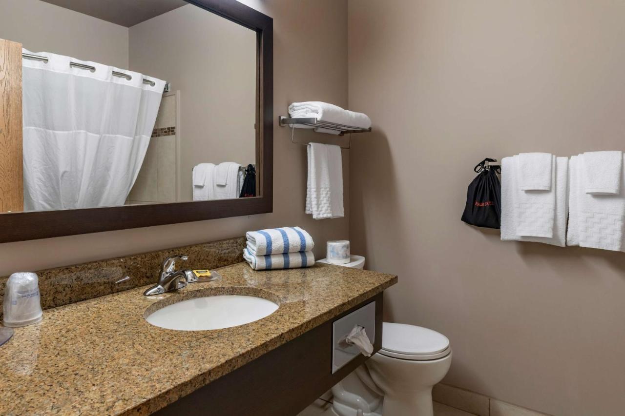 Best Western Plus Bridgewater Hotel & Convention Centre Exterior foto